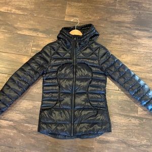 Lululemon black lightweight hooded jacket size 6